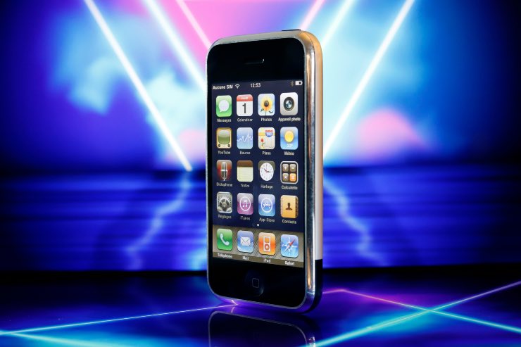 L'iPhone 2G è il vecchio cellulare che oggi vale una fortuna 
