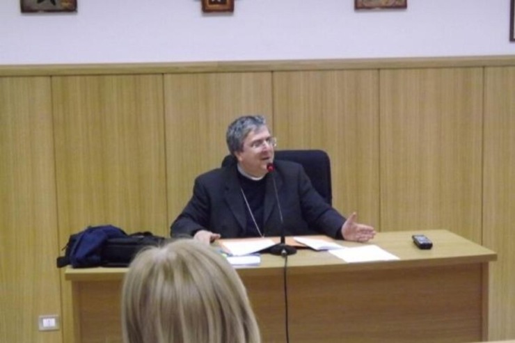 Mons. Savino (Cei): "Astensionismo ferita alla democrazia"