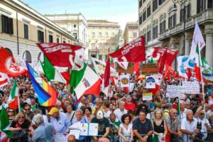 Autonomia differenziata: la protesta in piazza