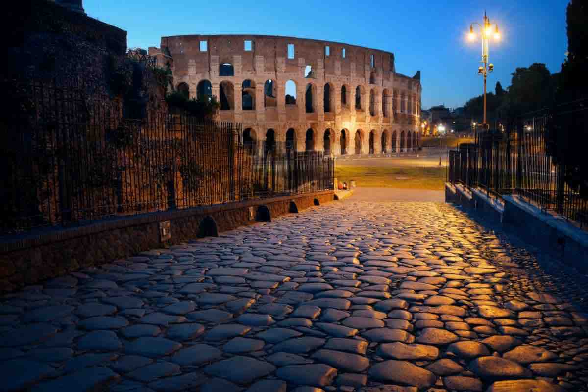 Colosseo di notte visite 60 minuti