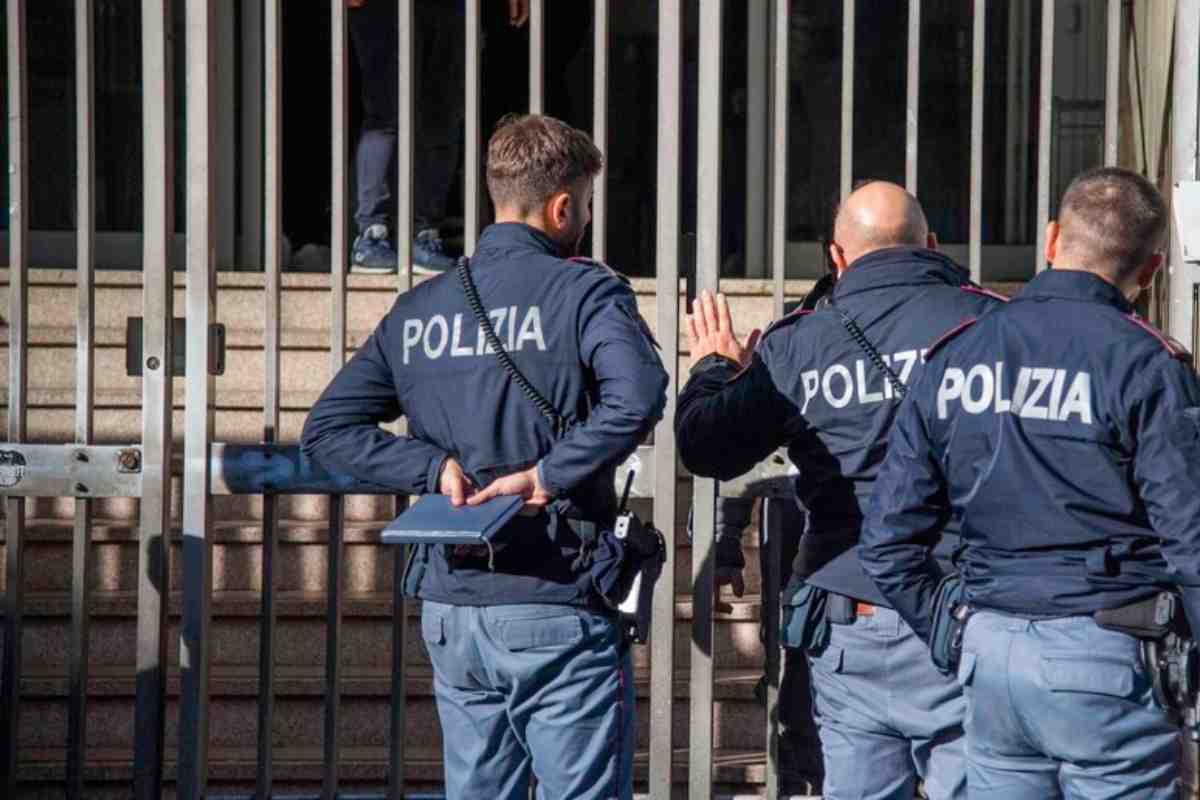 Roma: droga in casa, arrestati madre e figlio