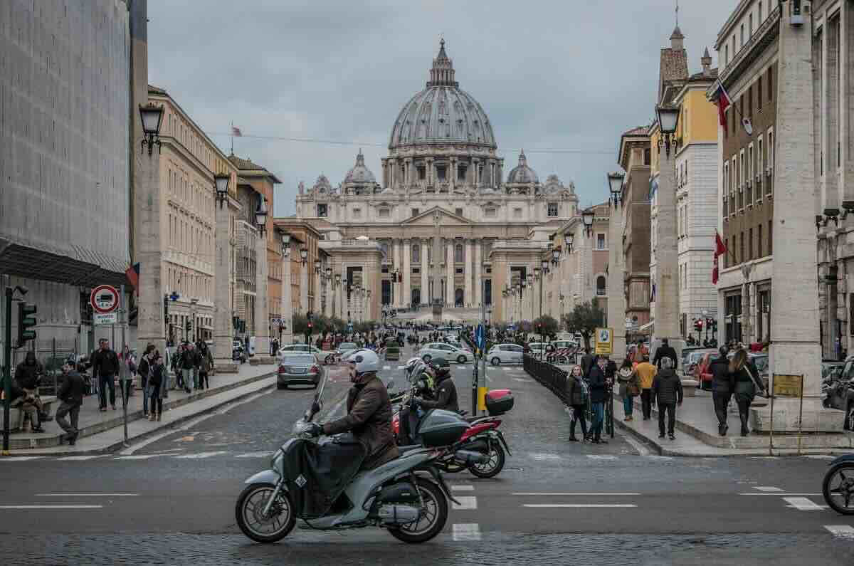 Roma in ginocchio