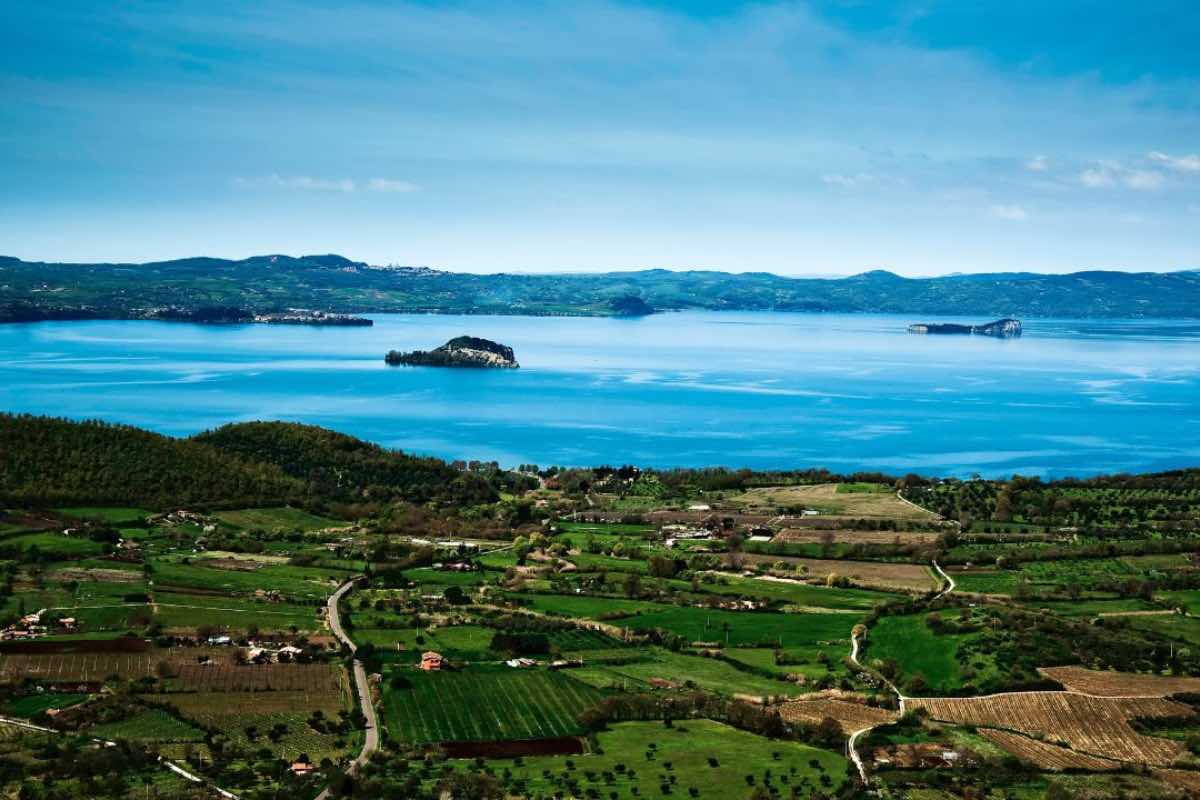 Il più grande lago vulcanico d'Europa