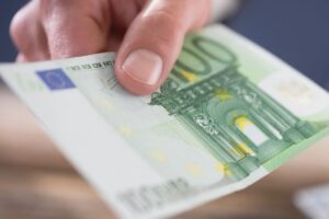 100 euro bonus Natale