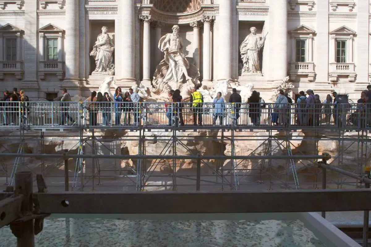 Nuova passerella monumento romano