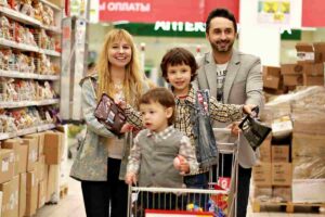 famiglia al supermercato