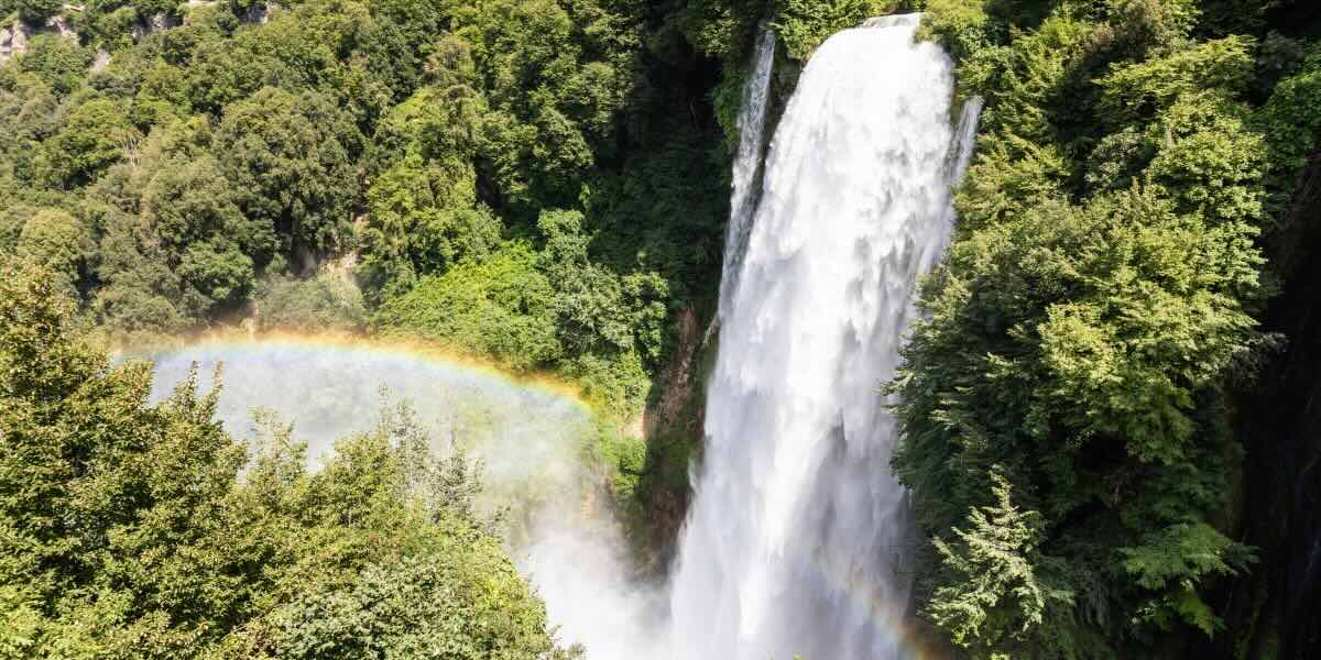 Altro che cascate del Niagara, queste sono 10 volte più belle siamo in Italia