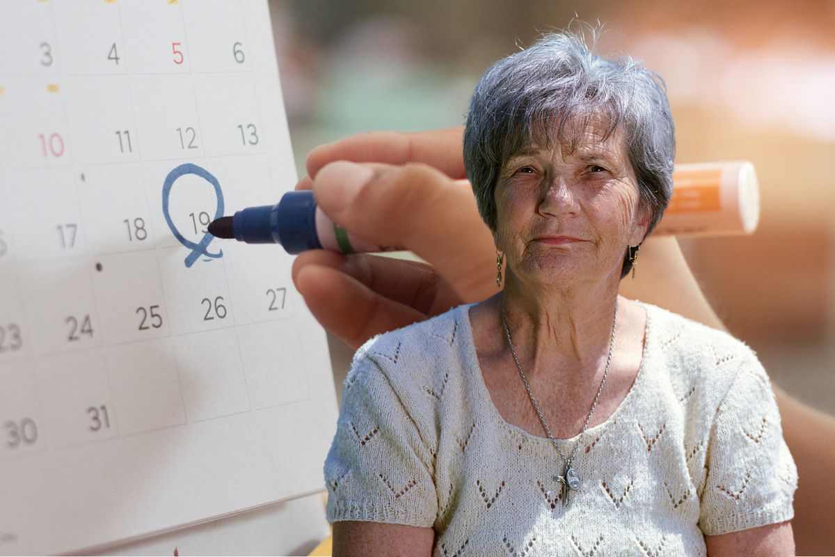 Donna anziana in attesa della pensione