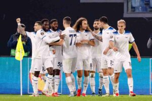 La Lazio esulta per un gol nella sfida di Europa League contro la Real Sociedad